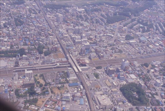 南浦和駅上空から展望。まだまだ駅周辺に空地が多く、発展の可能性を感じます。